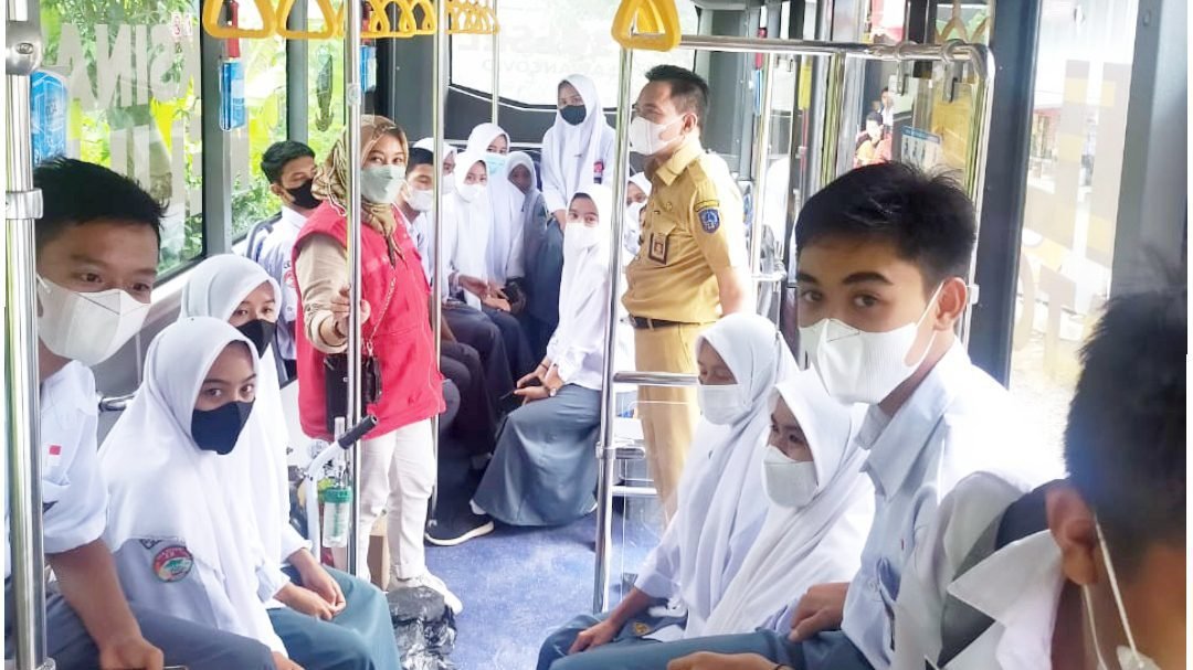 Kebut Vaksinasi, Mobile Vaccinator Sasar 1.150 Pelajar di Maros