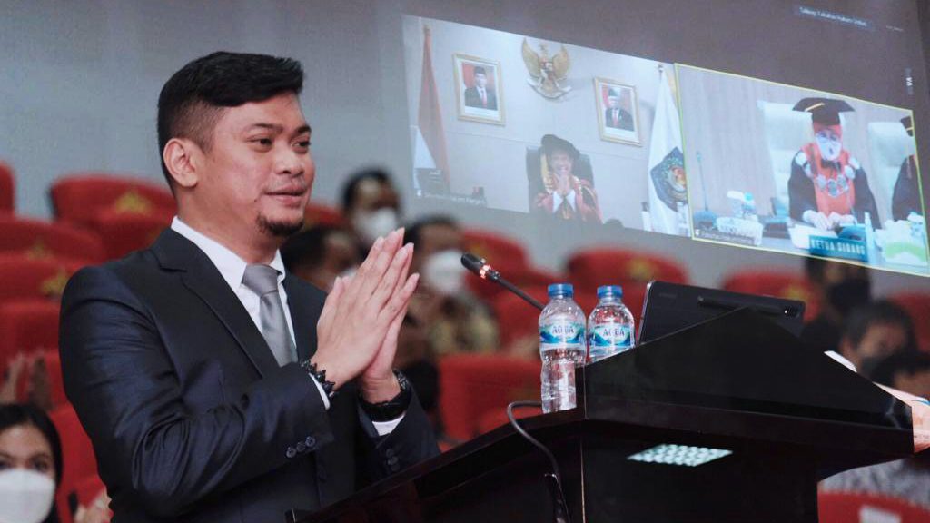 Kaji Aturan Perseorangan di Pilkada, Bupati Adnan Raih Gelar Doktor dengan IPK 4,00