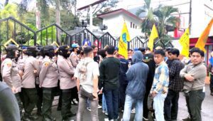 Aksi Demo Mahasiswa “Pemerintah Segera Bumikan Pancasila”