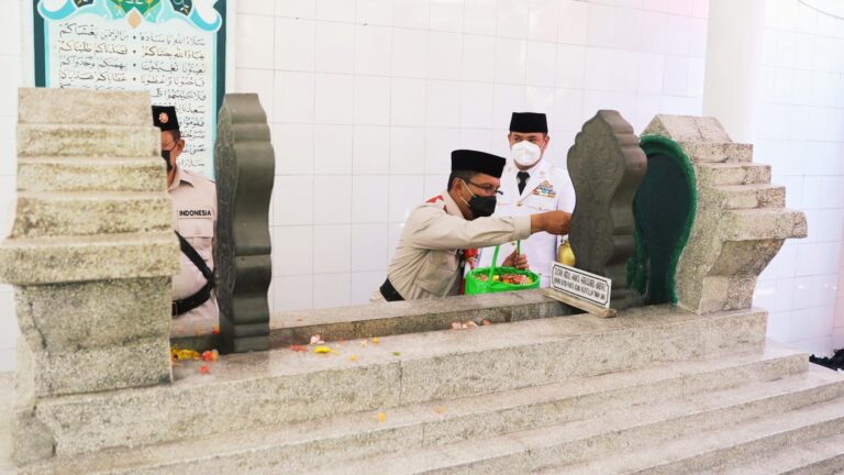 Peringati Hari Pahlawan, Walikota Danny Akan Renovasi Makam Diponegoro 6 Peringati Hari Pahlawan, Tahun Depan Danny Akan Renovasi Makam Diponegoro