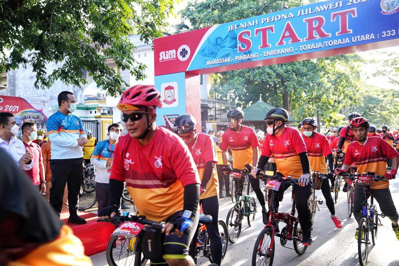 Tempuh 333 Km Lintasi 9 Kabupaten Kota, Plt Gubernur Semangati Peserta Jelajah Pesona Sulawesi 2021