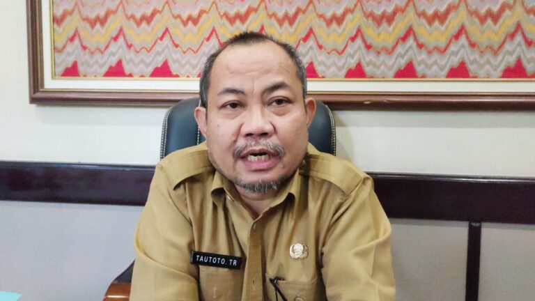 UMP 2022 Diprediksi Tak Naik, Ini penjelasan Plt Kadisnaker Sulsel 5 UMP 2022 Diprediksi Tak Naik, Ini penjelasan Plt Kadisnaker Sulsel