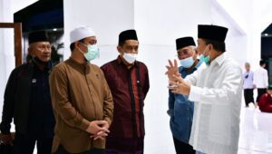 Andi Sudirman dan Zulkifli Hasan Salat Subuh Bareng di Al-Markaz