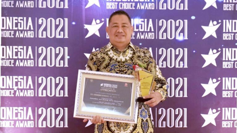 Lagi, Dirut Perumda Air Minum Kota Makassar Menerima Penghargaan