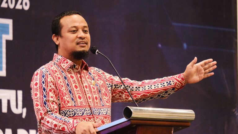 Pelantikan Pengurus & Rakernas KKT Pusat Jeneponto, Plt Gubernur Harap KKT Diskusikan Arah Pembangunan 5 Pelantikan Pengurus & Rakernas KKT Pusat Jeneponto, Plt Gubernur Harap KKT Diskusikan Arah Pembangunan