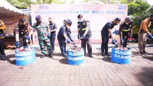 Bea Cukai bersama Forkopimda Musnahkan Barang Ilegal senilai Rp5 miliar lebih