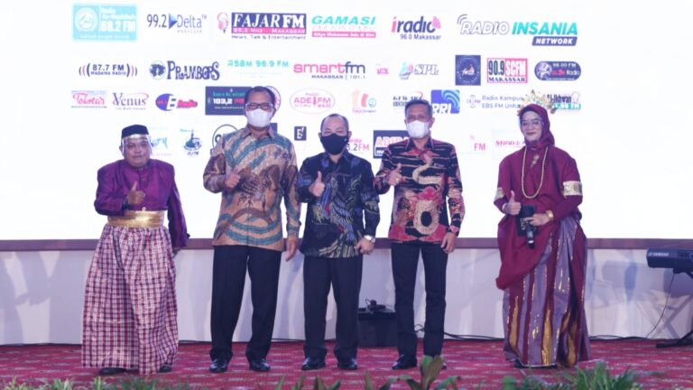 Danny Raih Penghargaan Khusus Kepala Daerah Peduli Penyiaran 1 Danny Raih Penghargaan Khusus Kepala Daerah Peduli Penyiaran
