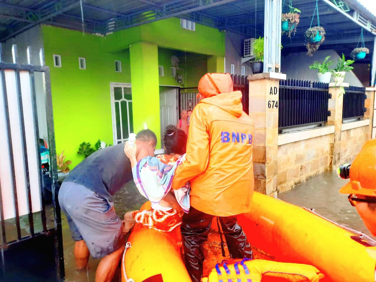 Banjir Makassar, BPBD Sulsel Siaga Evakuasi Warga, Pastikan Pemenuhan Bantuan Dinsos