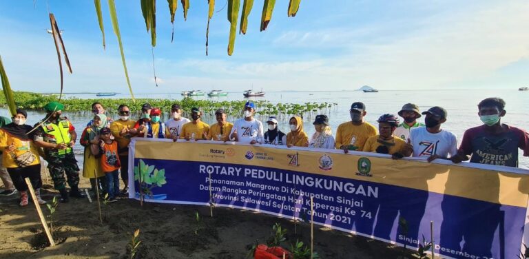Rotary Club Tanam 1000 Mangrove di Pantai Mallengreng Sinjai 3 Rotary Club Tanam 1000 Mangrove di Pantai Mallengreng Sinjai
