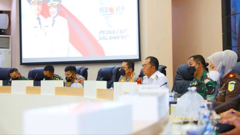 Wali Kota Makassar Danny Pomanto di dampingi jajaran Forkopimda Makassar