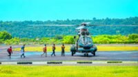 Kunjungi Wilayah Terdampak Gempa, Andi Sudirman Terbang Gunakan Helikopter ke Selayar