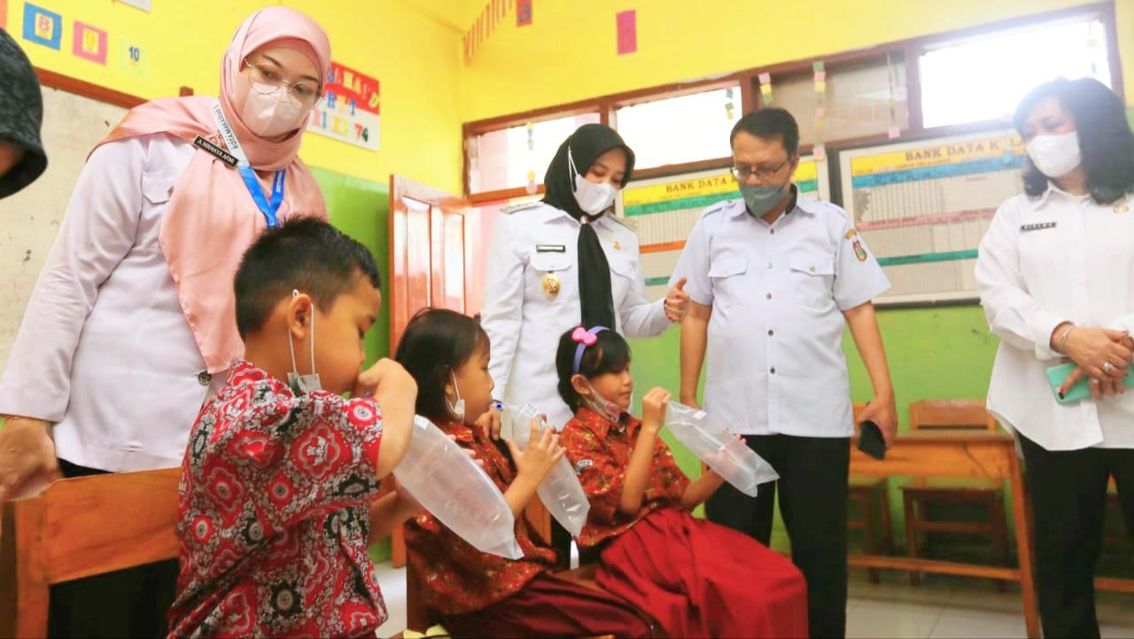 Wawali Fatmawati Rusdi Tinjau pelaksanaan PTM GeNose Siswa Tingkat SD