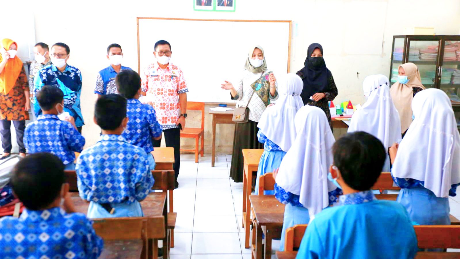 Wawali Makassar Pantau Screening Gunakan Alat Tes GeNose Bagi Siswa SD