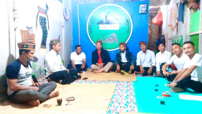 Dr Arda Ajak Pemuda Manggarai Lestarikan Budaya Sebagai Identitas Komunitas