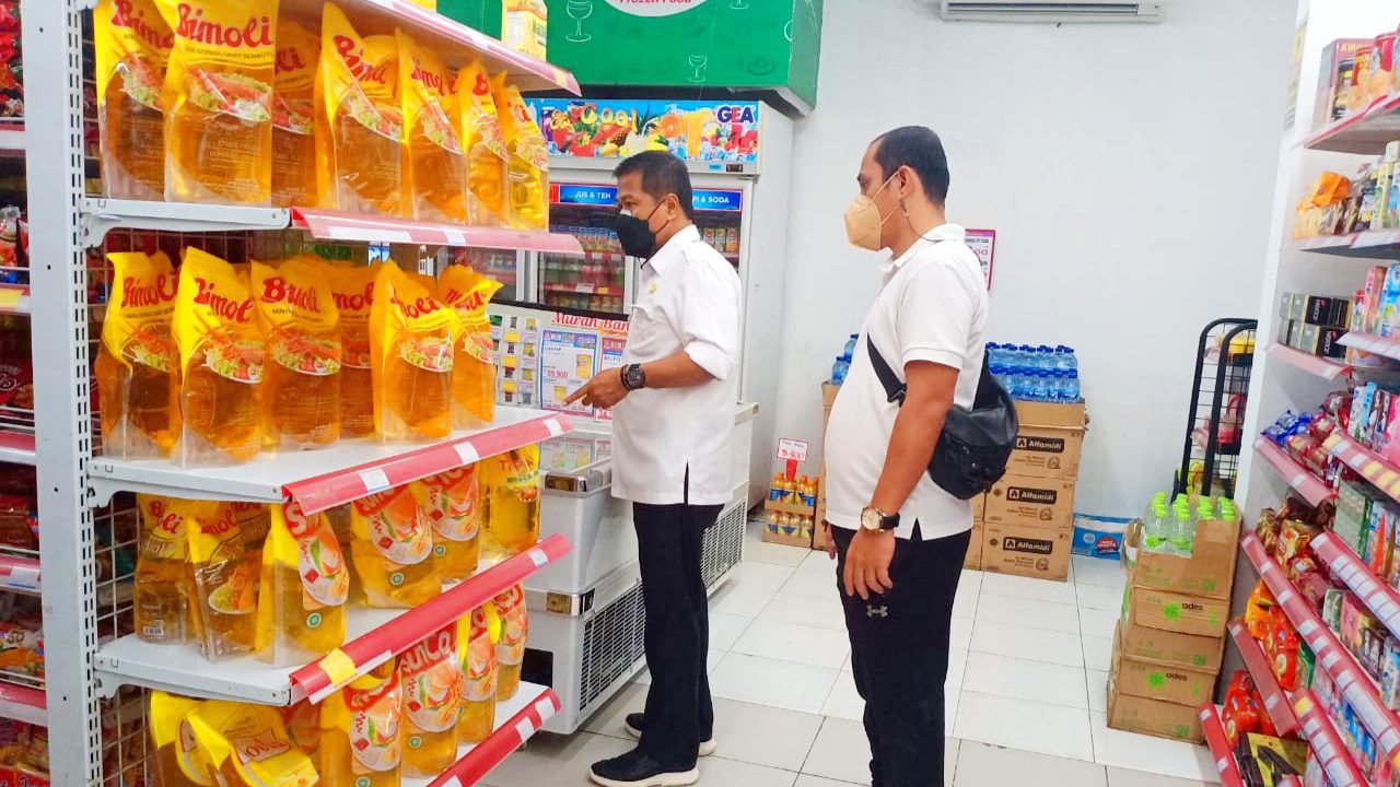 Pemkab Gowa Pantau Harga Minyak Goreng Rp14 Ribu Per Liter di Pasar Tradisional dan Modern 2 Pemkab Gowa Pantau Harga Minyak Goreng Rp14 Ribu Per Liter di Pasar Tradisional dan Modern