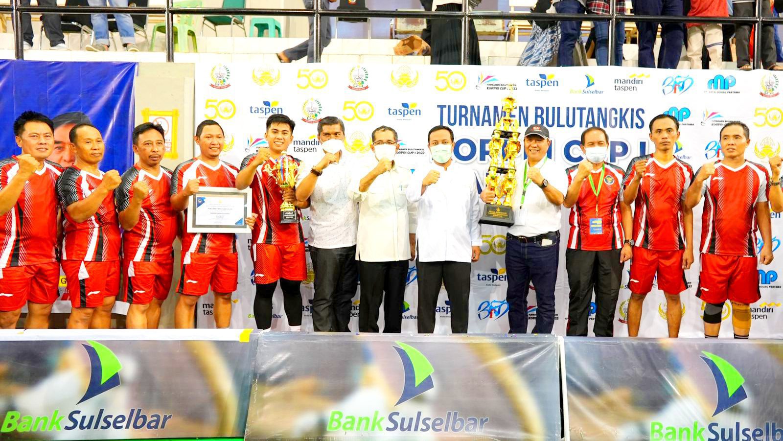 Disdik Sulsel Juara II Turnamen Bulutangkis KORPRI Cup I Tahun 2022