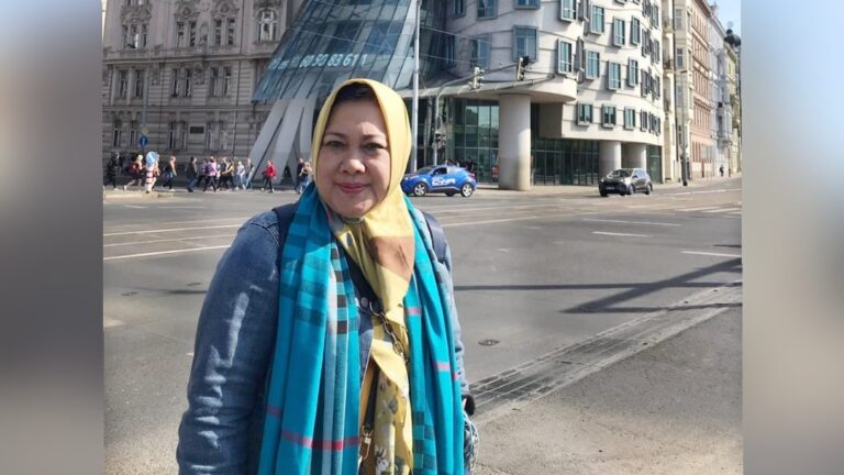 MCCC Terima Donasi CSR Dua Rumah Sakit di Malaysia untuk Pasien Kanker 1 MCCC Terima Donasi CSR Dua Rumah Sakit di Malaysia untuk Pasien Kanker