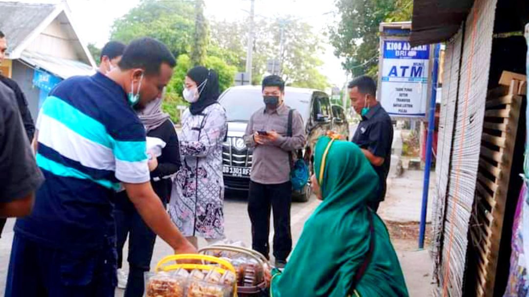 Andi Sudirman Awali Pagi Hari Berolahraga dan Wisata Kuliner Tradisional di Bira