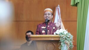 Dorong PAD di Sidrap, Andi Sudirman Serahkan Mobil Operasional Bapenda