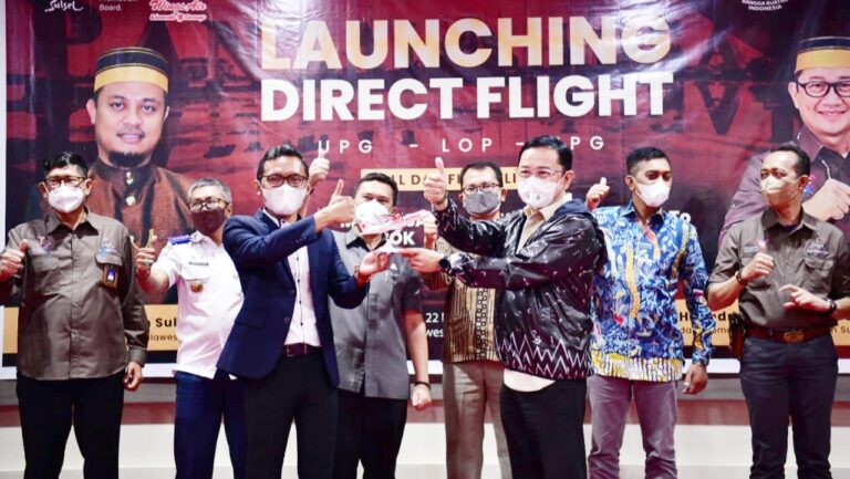 Dukung Perhelatan MotoGP Mandalika, Kini Hadir Direct Flight Makassar-Lombok-Makassar 18 Akhirnya penerbangan langsung atau direct flight dari Makassar - Lombok - Makassar atau UPG - LOP - UPG telah dilaunching. Hal ini atas upaya Badan Promosi Pariwisata Daerah (BPPD) Sulawesi Selatan bersama Pemprov Sulsel melalui Dinas Pariwisata dan Kebudayaan.