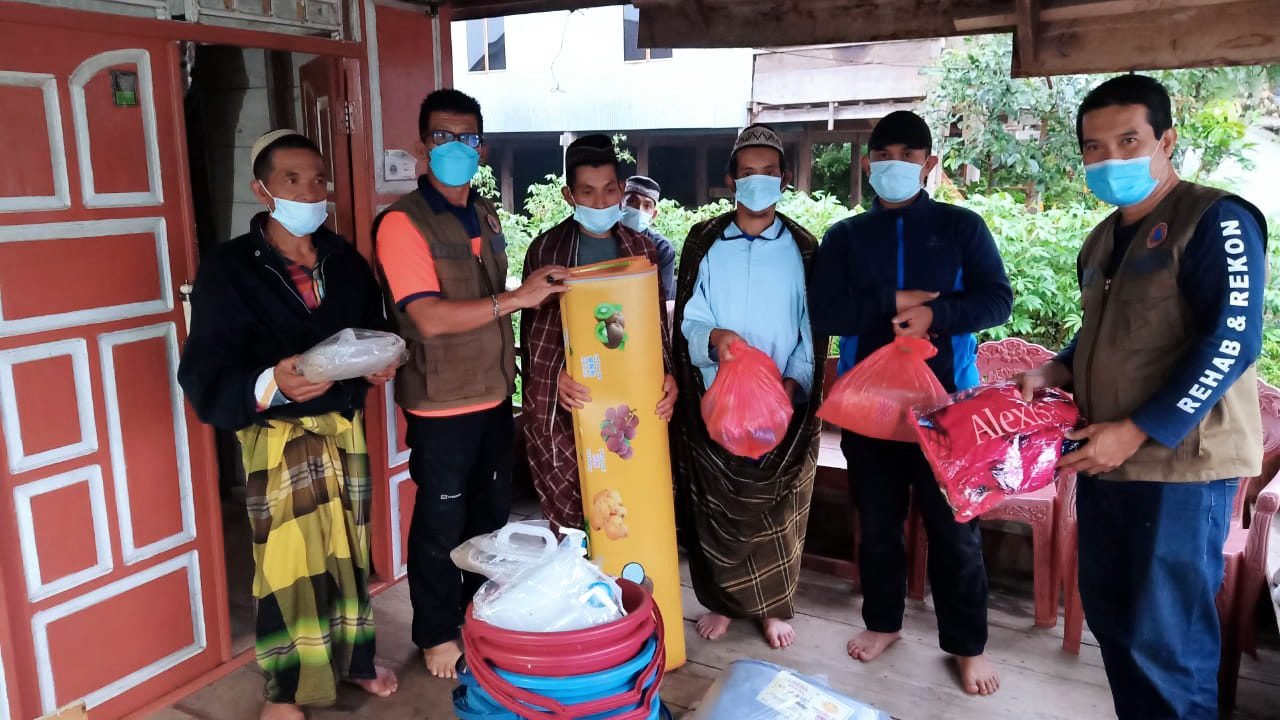 Turut Berduka, Andi Sudirman Kirim Bantuan untuk Korban Kebakaran di Gowa