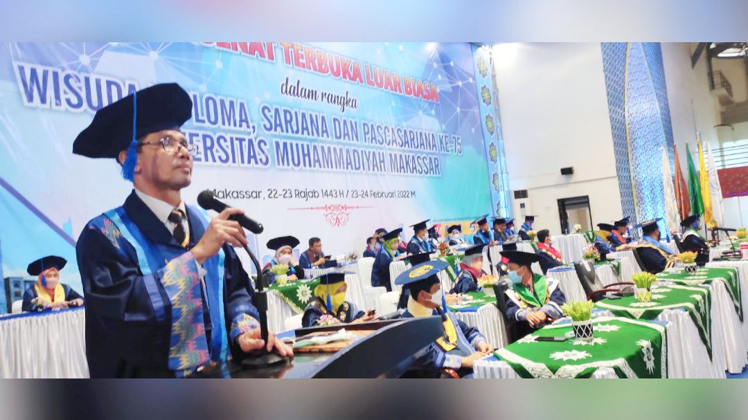 Pesan Prof Irwan Akib ke Wisudawan Unismuh: "Jangan Jadi Malin Kundang"