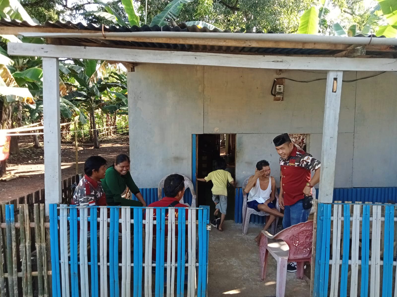 2 Bulan Sakit-sakitan Warga Kurusumange Tanralili Terima Bantuan dari LIPAN Maros