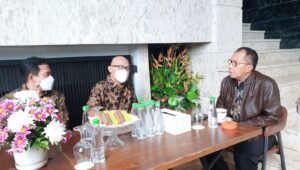 Pemkot Makassar Terima Hibah Tanah dari Letjen (Purn) Solihin GP