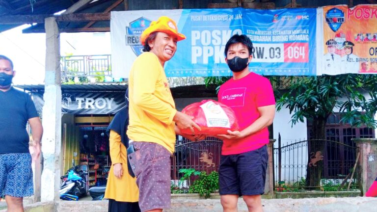 Birma Peduli Distribusikan Bantuan Sembako Kepada Warga Biring Romang 6 Birma Peduli Distribusikan Bantuan Sembako Kepada Warga Biring Romang