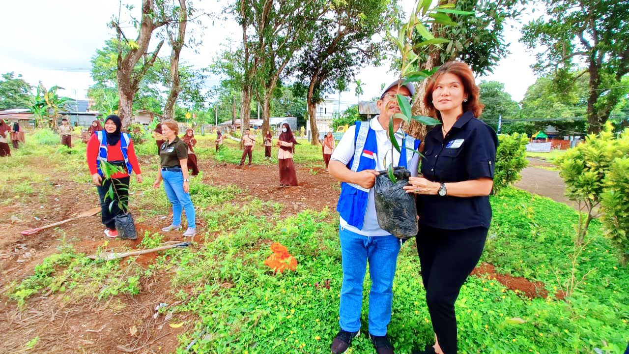 Rotary Club Ujung Pandang Tanam 1.000 Pohon di Kawasan Ponpes Modern Cendekia
