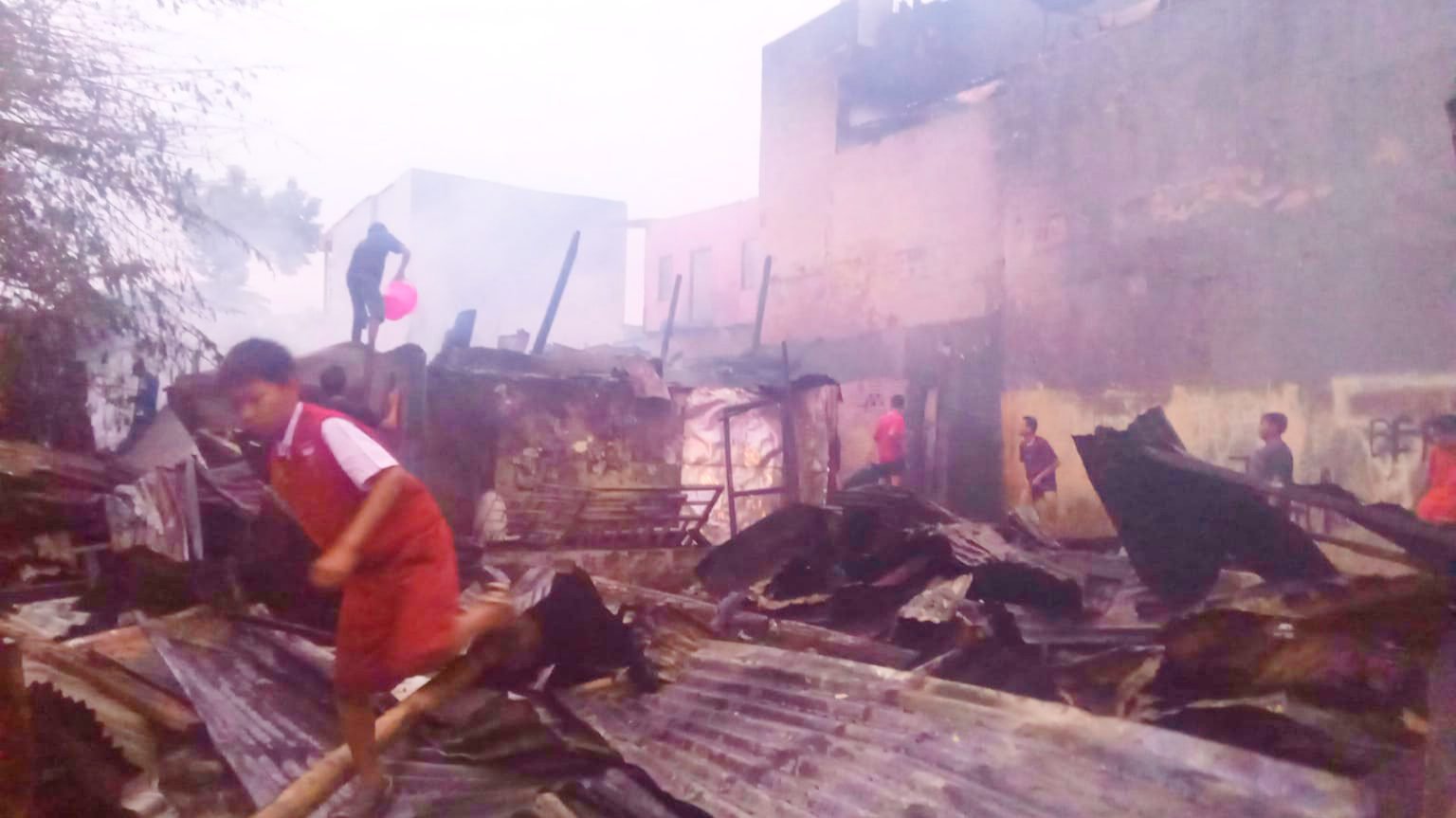 Respon Cepat Gubernur Sulsel, Pastikan Pemenuhan Bantuan Logistik Korban Kebakaran di Ablam