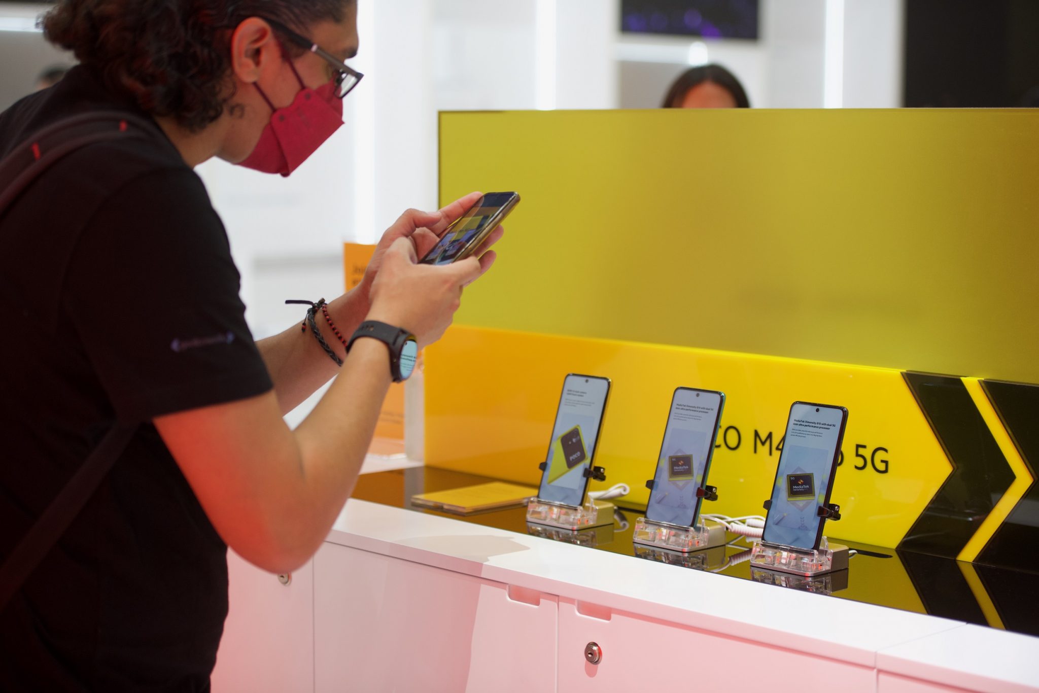 POCO Ungkap Seri Extreme Experience Terbaru di Mobile World Congress 2022 Barcelona