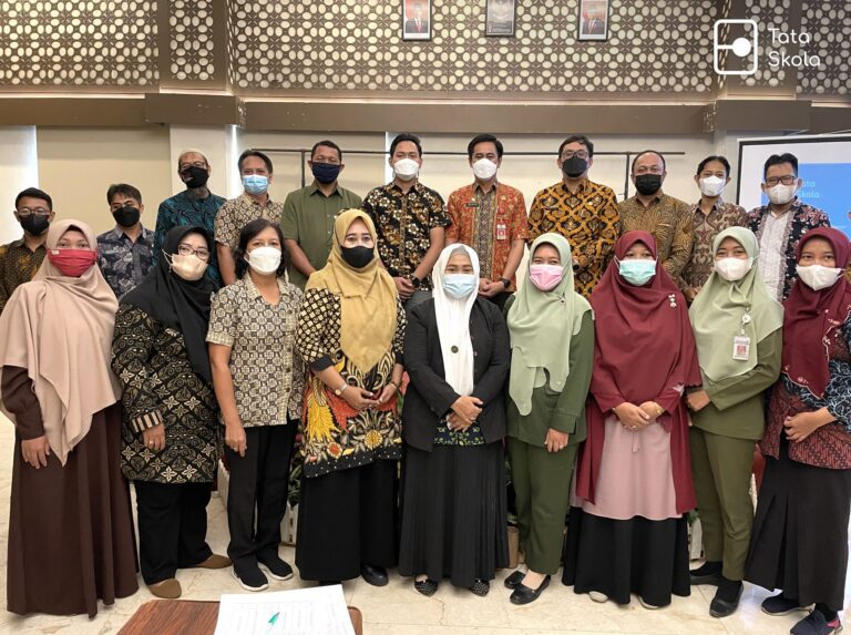 Tata Skola Gelar Edukasi Manajemen Keuangan Digital di Kendal 3 Tata Skola Gelar Edukasi Manajemen Keuangan Digital di Kendal
