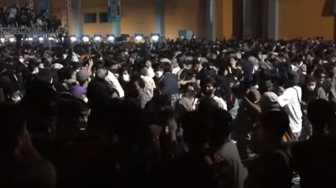 Satpol PP Bubarkan Paksa Konser Musik di CCC