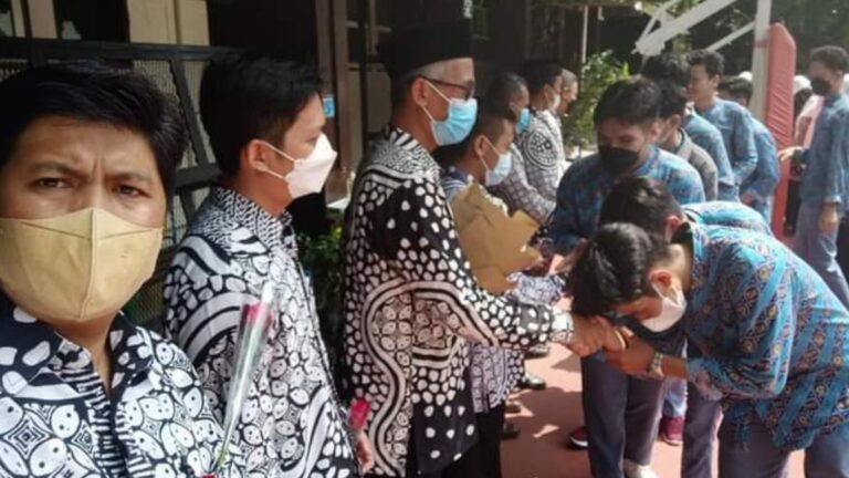 Ungkapan Terima Kasih Siswa Kelas XII Tahun Ajaran 2021/2022