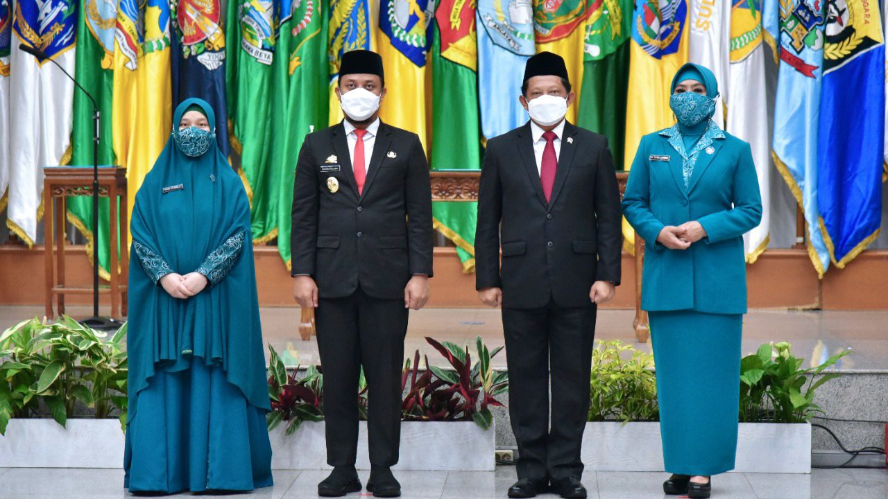 Tri Tito Karnavian Lantik Naoemi Octarina Sebagai Ketua TP PKK Sulsel