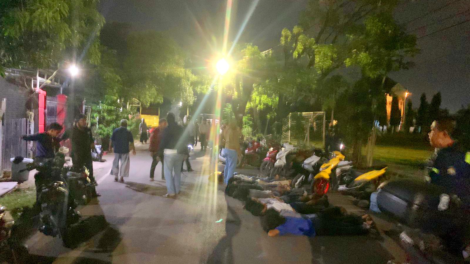 Polsek Manggala Amankan 16 Remaja Pelaku Balap Liar di Komp Unhas Antang 2 Polsek Manggala Amankan 16 Remaja Pelaku Balap Liar di Komp Unhas Antang