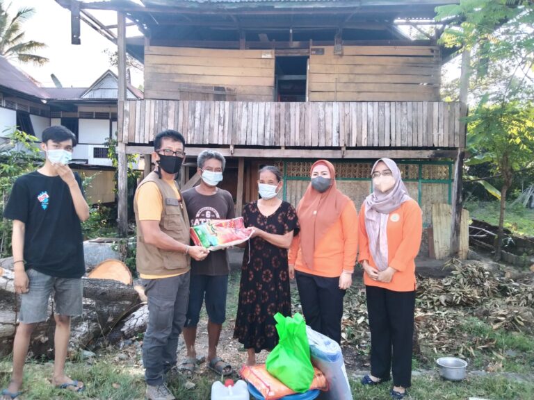 Gubernur Instruksikan Kirim Bantuan Korban Angin Kencang 4 Desa di Wajo 4 Gubernur Sulsel Instruksikan Kirim Bantuan Korban Angin Kencang 4 Desa di Wajo