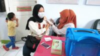 Dinkes Makassar Genjot Vaksinasi Lansia, Puskesmas Maccini Sawah Bergerak dari Rumah ke Rumah