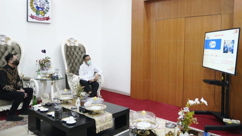 Setiba di Makassar Usai dari Singapura, Gubernur Sulsel Seharian Terima Audiensi di Rujab