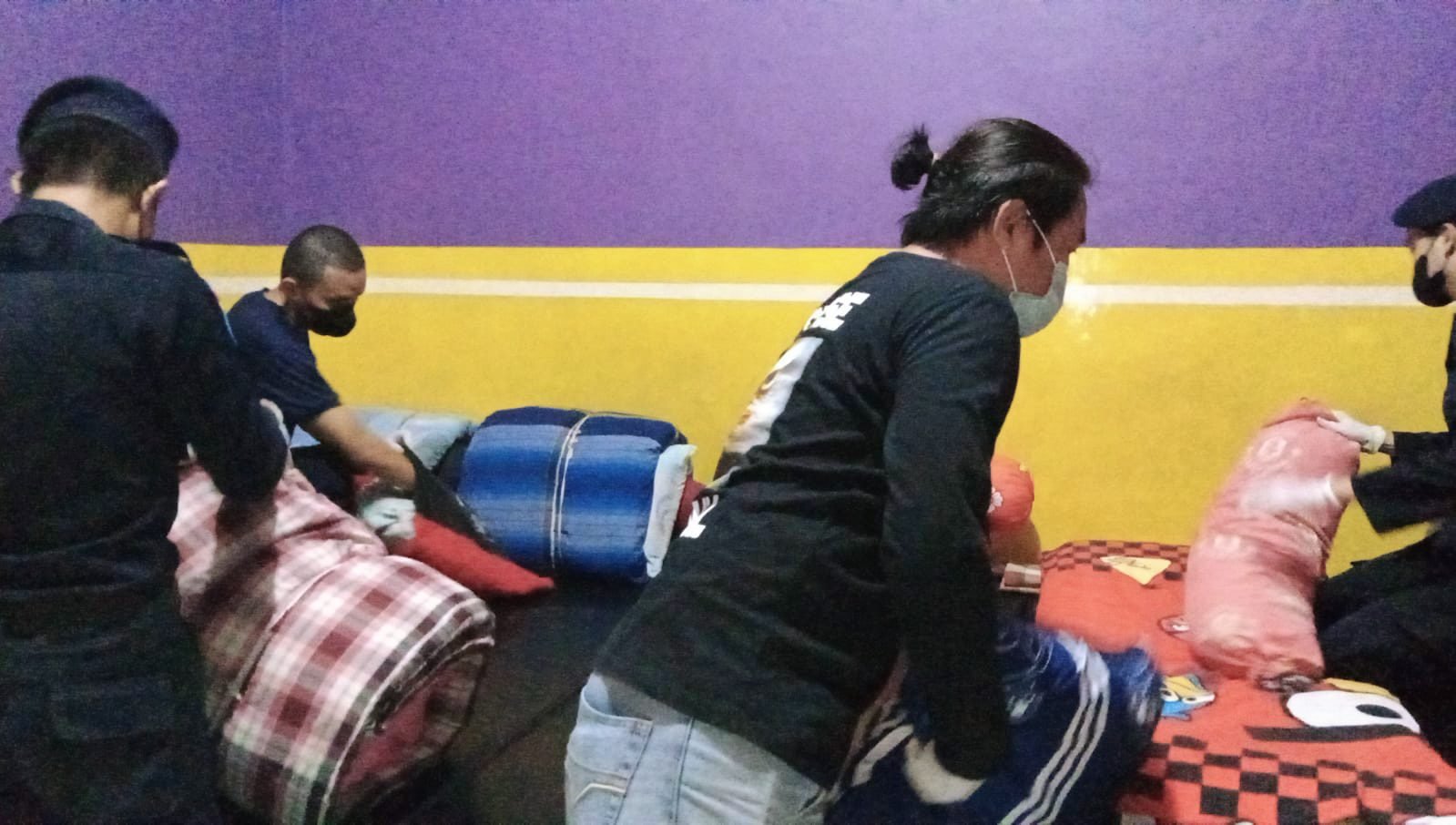 Razia Lapas Pangkep, Petugas Temukan Sajam dan Obat Terlarang