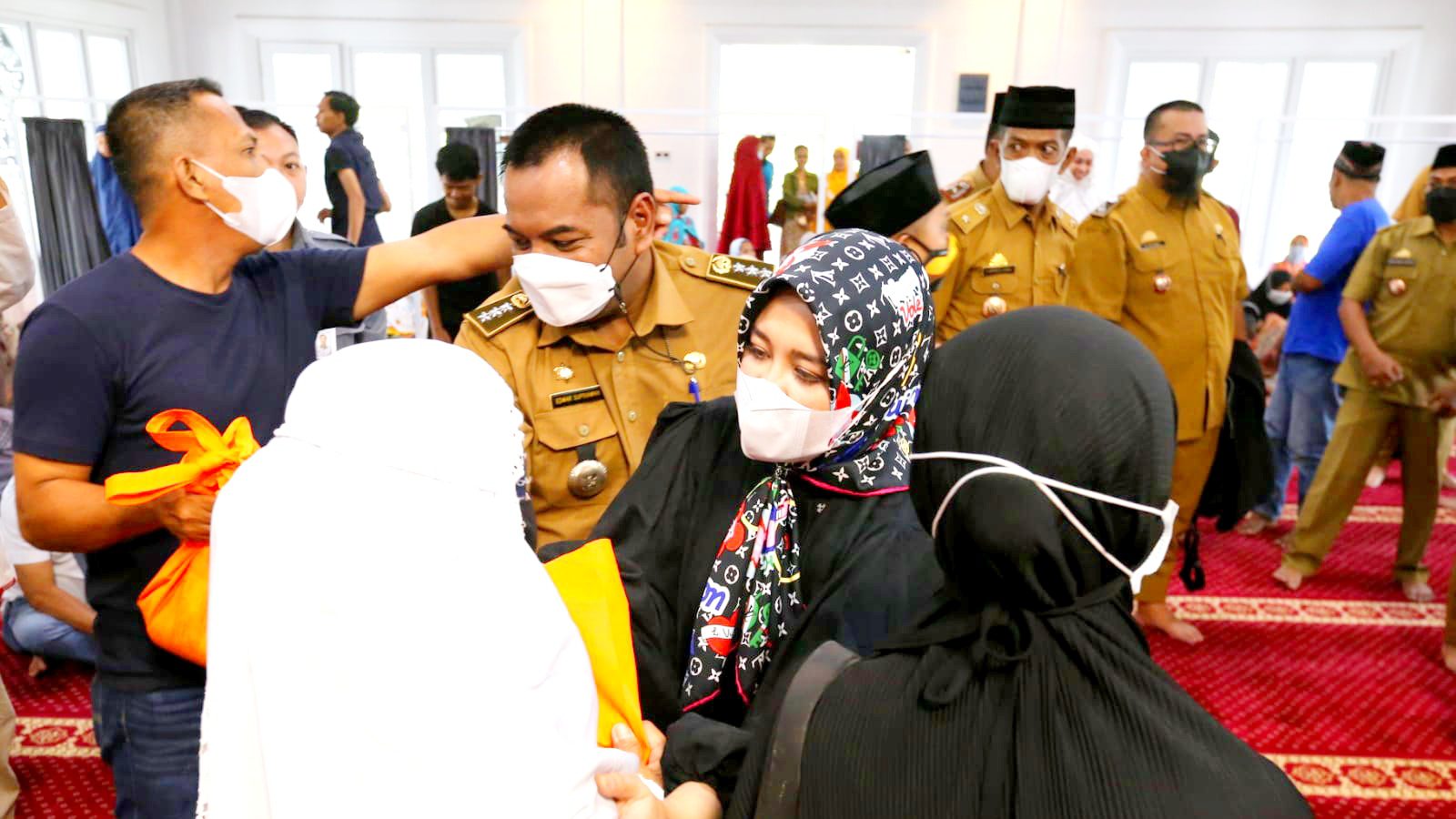 Wawali Fatmawati Temui Warga, Minta Warga Taat Prokes dan Bayar Zakat