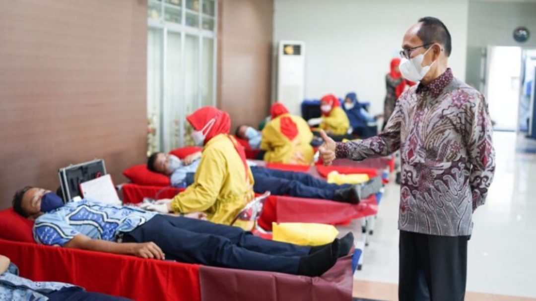 Bentuk Kepedulian terhadap sesama PDAM Makassar Ikuti Donor Darah