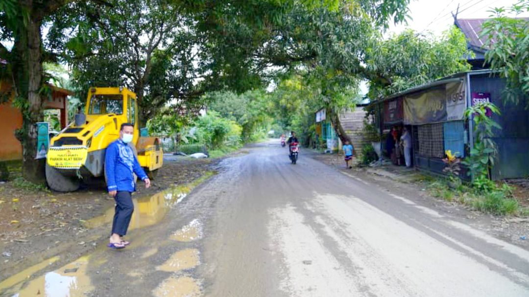 Gubernur Sulsel Tinjau Langsung Kondisi Jalan Ruas Pekkae-Takkalala