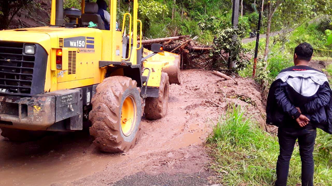 Respon Cepat Pemprov Sulsel, Kurang 24 Jam Selesaikan Jalan Tertutup Akibat Longsor di Batas Gowa-Tondong Sinjai