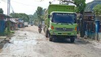 Jalan Tak Kunjung Diperbaiki, Warung dan Toko di Pangkep Tutup Akibat Jalan Berdebu