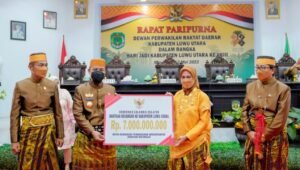 Kembali Kucurkan Bantuan Keuangan, Gubernur Andi Sudirman ‘Warning’ Pemkab Selesaikan Pembangunan Jembatan Lawewe