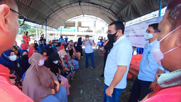 Pasar Murah BUMN di Kota Palopo, Erick Thohir: Kolaborasi BUMN, Solusi untuk Rakyat 8 Pasar Murah BUMN di Kota Palopo, Erick Thohir: Kolaborasi BUMN, Solusi untuk Rakyat