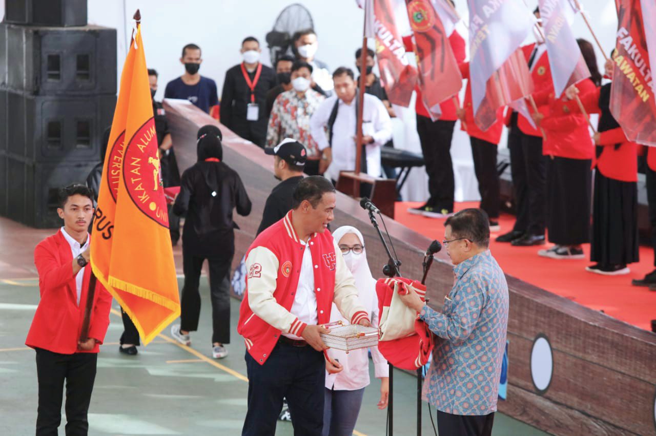 Amran Sulaiman Jabat Ketua IKA Unhas, Danny: Kontribusi Besar Dunia Pendidikan