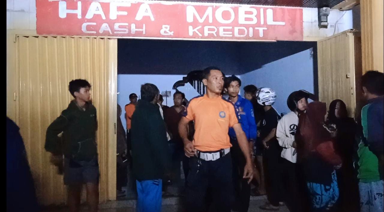 Diduga Karena Puntung Rokok, Ruko "Hafa Mobil" Terbakar